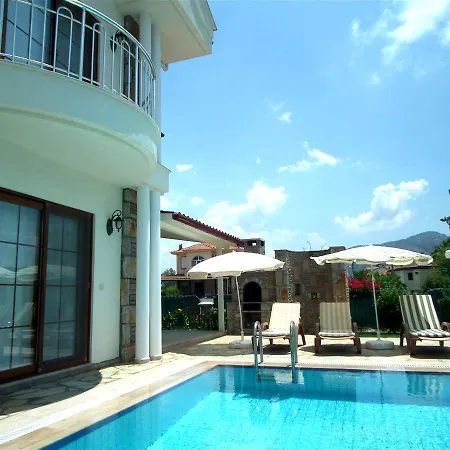 빌라 Busra 4 Bedrooms